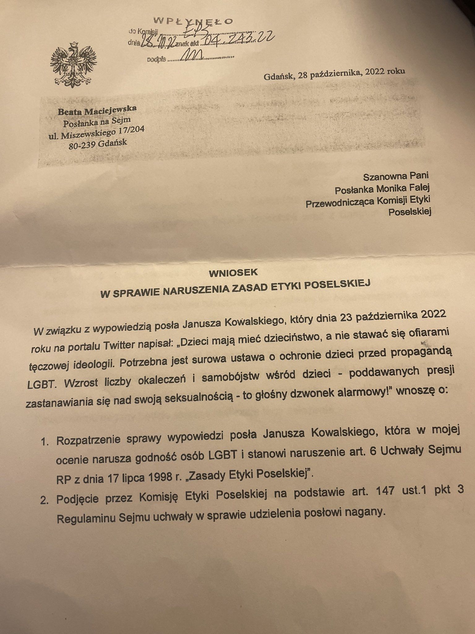 Dokument przedstawia wniosek w sprawie naruszenia zasad etyki poselskiej dotyczący wypowiedzi posła Janusza Kowalskiego na temat ochrony dzieci i osób LGBT.